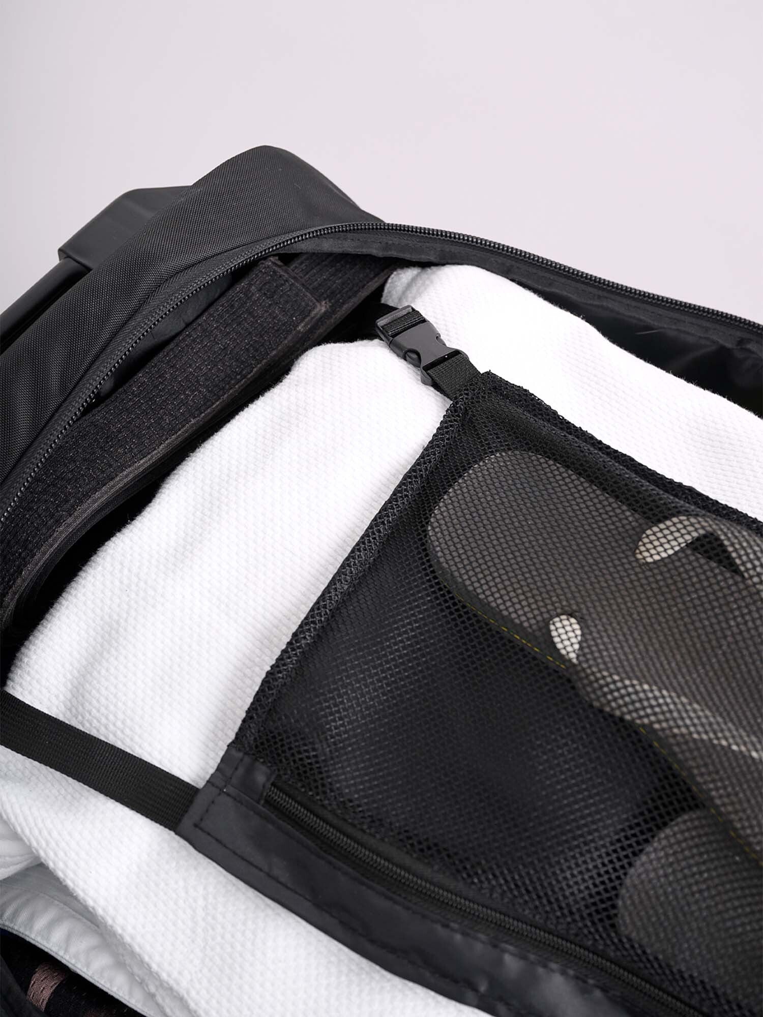 IPPONGEAR Travel Trolley Black