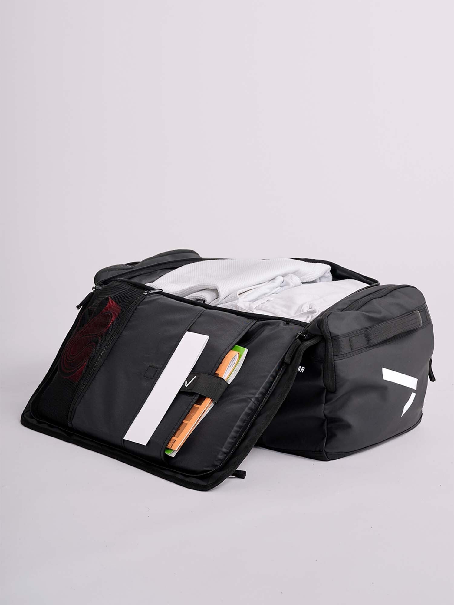 IPPONGEAR 2 in 1 Sports Bag Black